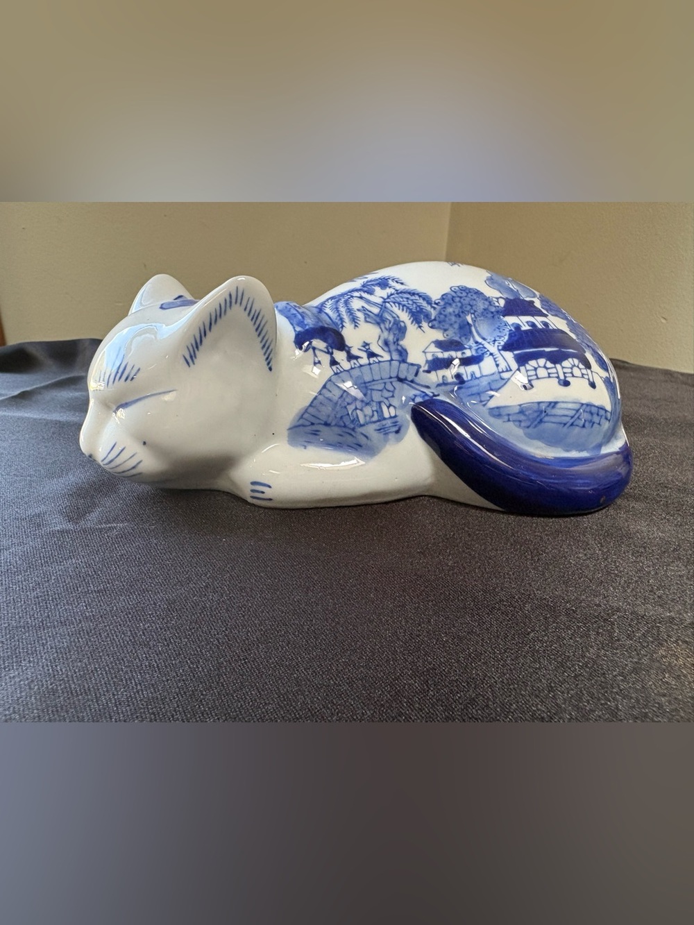 Vintage Blue Willow Ceramic Sleeping Cat Figurine Chinoiserie Porcelain